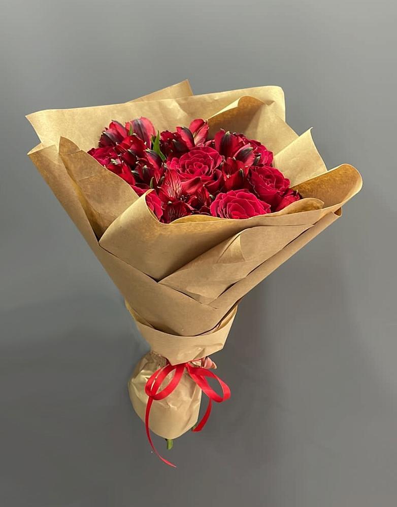 Букет цветов из: Альстромерии и Розы в Иланском