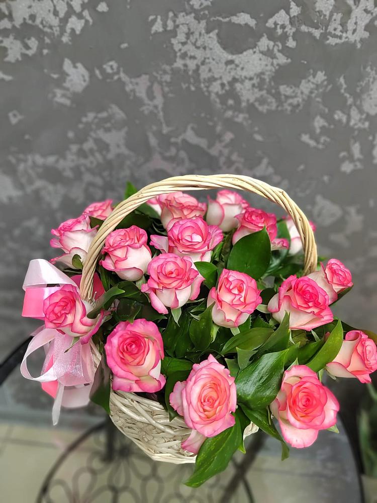 Цветочная композиция из Розы в корзине в Иланском
