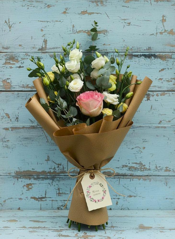 Букет цветов из: Розы и Лизиантусы в Иланском