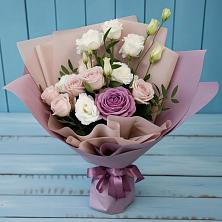 Букет цветов из:  Розы и Лизиантусы в Иланском