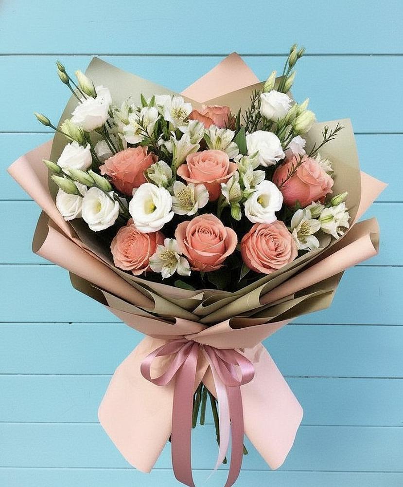 Букет цветов из: Розы, Альстромерии и Лизиантусы в Иланском