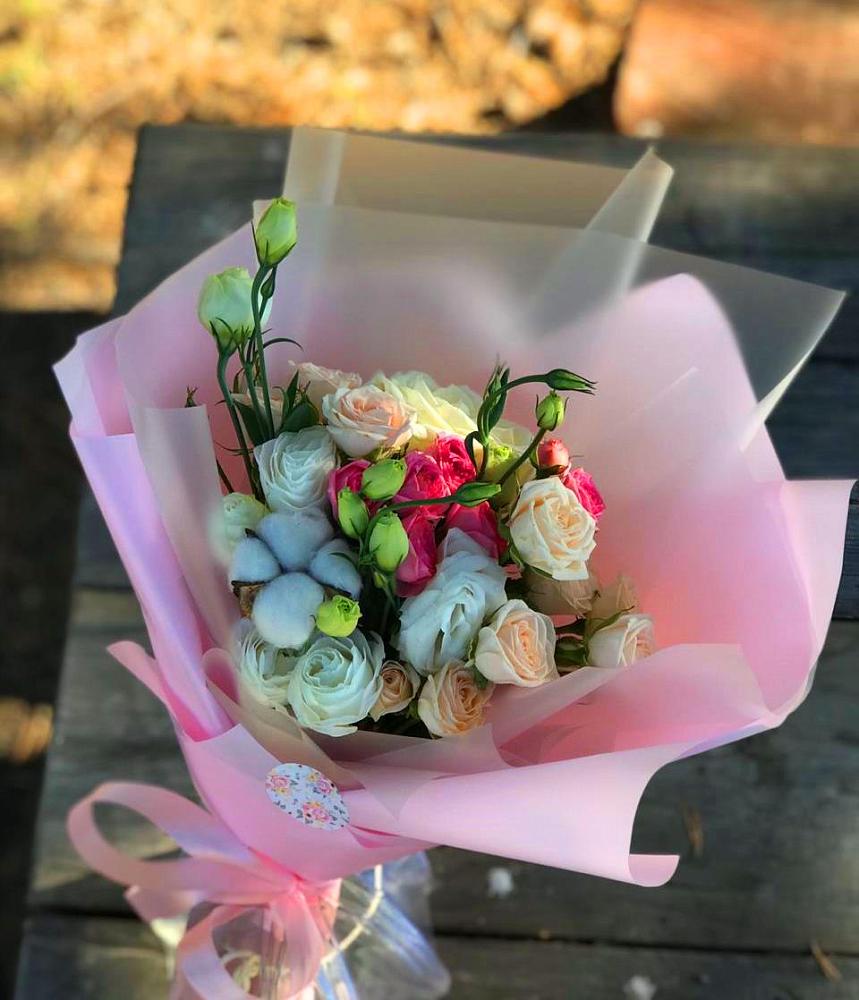 Букет цветов из: Розы и Лизиантусы в Иланском