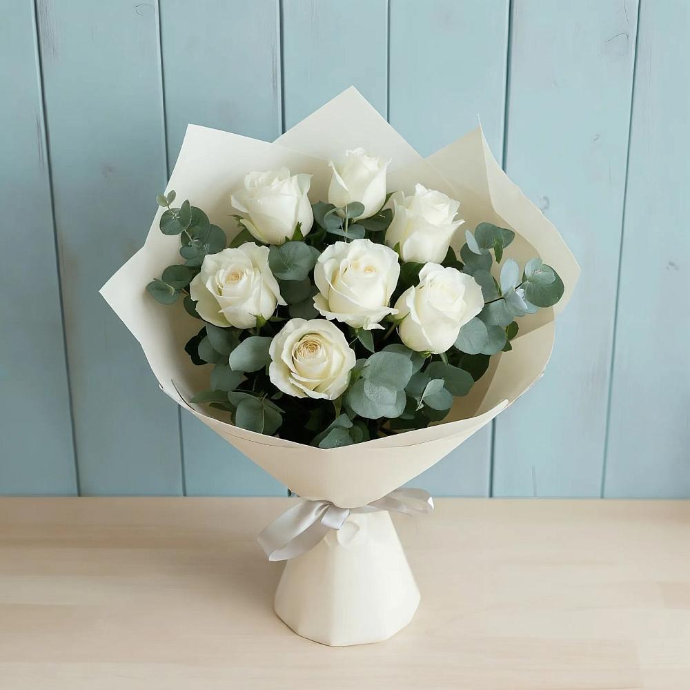 Букет Белые розы в Эвкалипте в Иланском