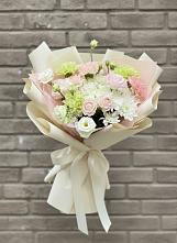 Букет цветов из:  Гвоздики, Розы, Лизиантусы и Хризантемы #REPLACE_PRED# Иланском