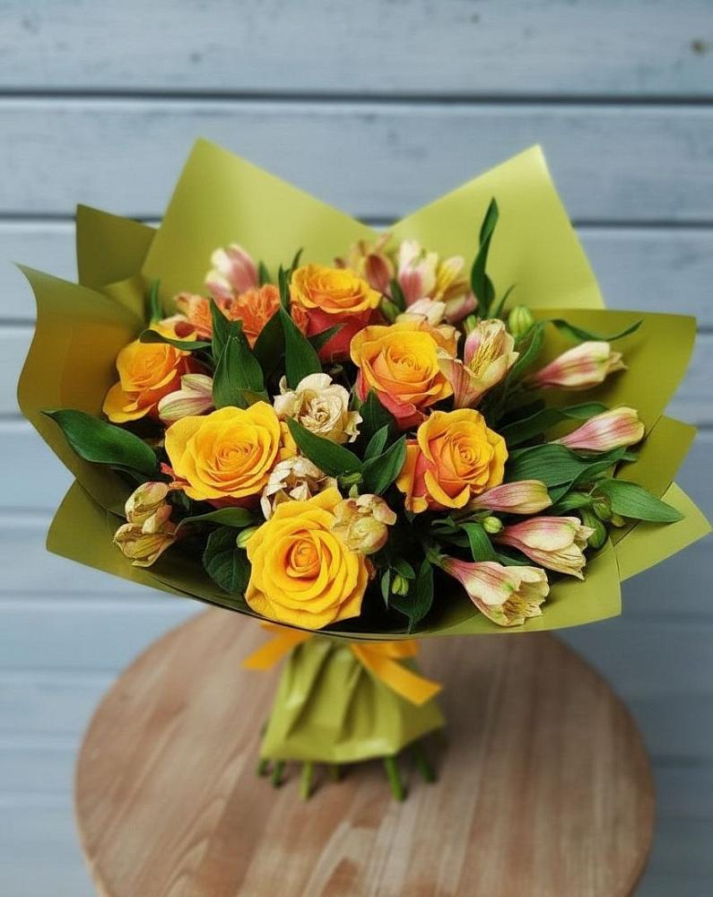 Букет цветов из: Альстромерии и Розы в Иланском