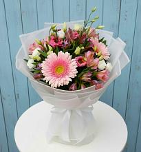 Букет цветов из:  Герберы, Альстромерии и Лизиантусы #REPLACE_PRED# Иланском