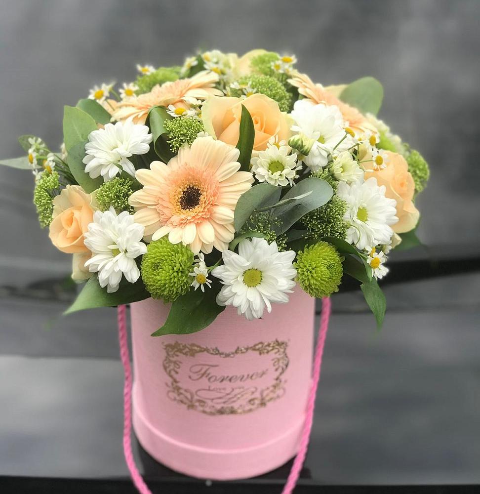 Цветочная композиция из Розы, Герберы и Хризантемы в шляпной коробке в Иланском