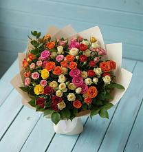 Букет Микс из разноцветных кустовых роз в Иланском