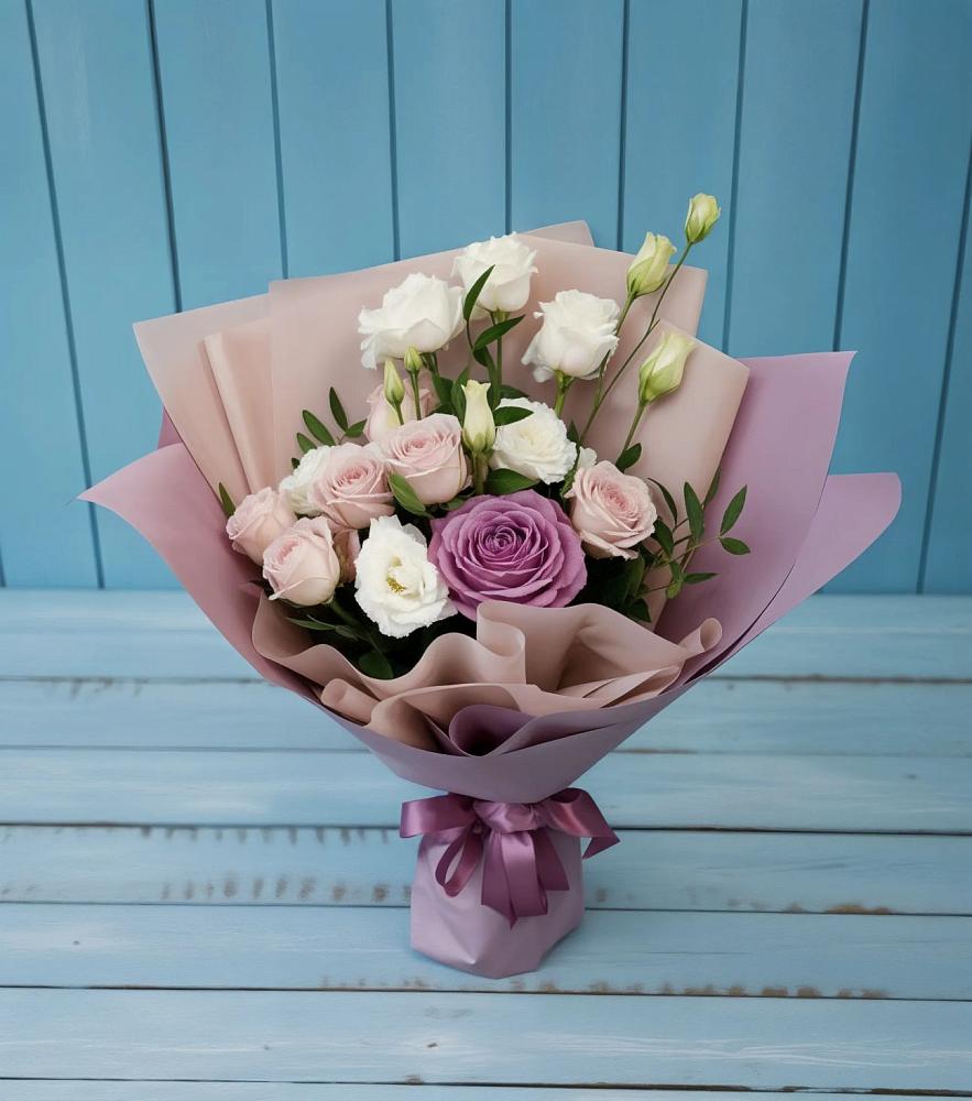 Букет цветов из: Розы и Лизиантусы в Иланском